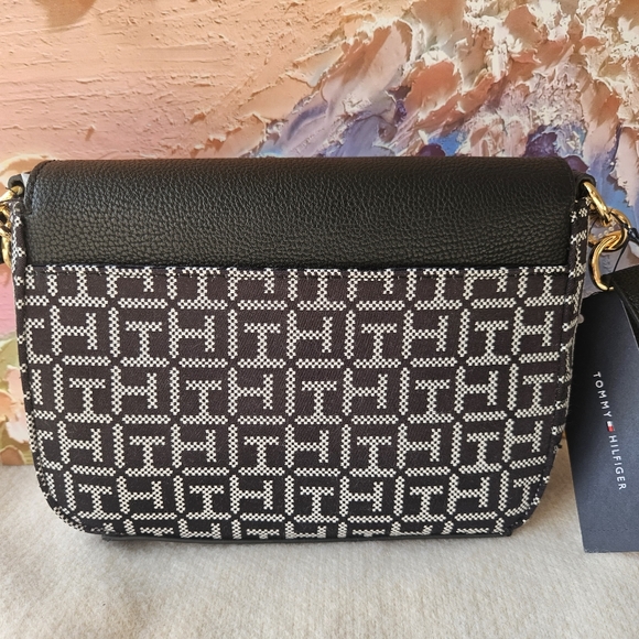Tommy Hilfiger [NWT] - Monogram Crossbody Bag - Adjustable - Picture 4 of 8